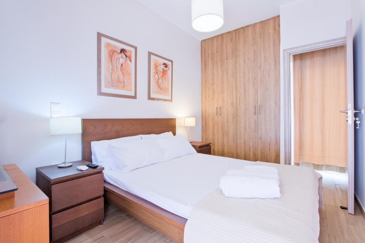 Family Apartment Near Port Пирей Экстерьер фото