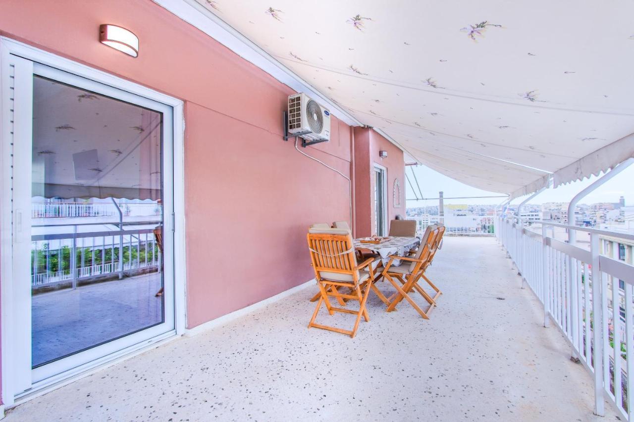 Family Apartment Near Port Пирей Экстерьер фото